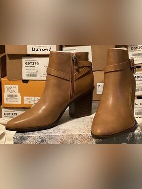 Women's Tan Ankle Boots with Block Heel Size 8.5 NIB